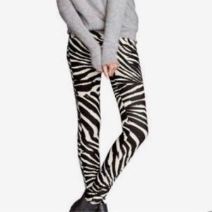 Classic Woman Accessories - Zebra Print Leggings Classic Woman Accessories - Zebra Print Leggings